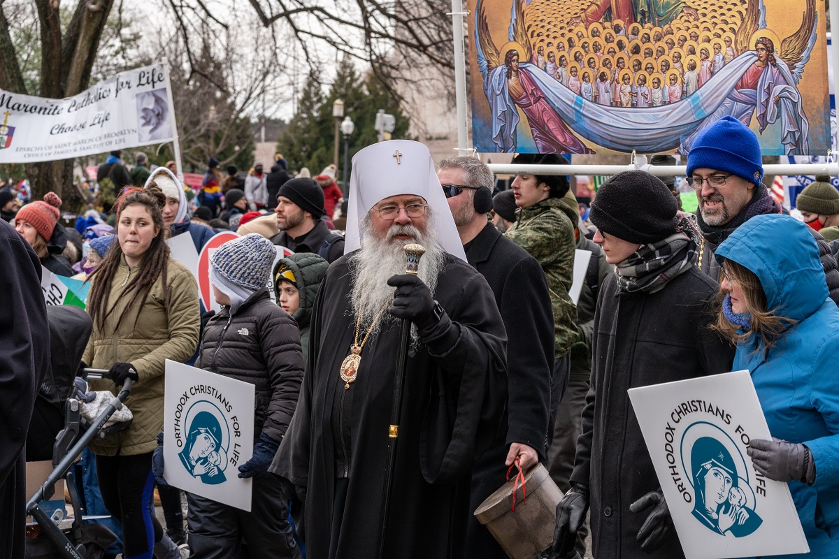 Metropolitan Tikhon and others march
