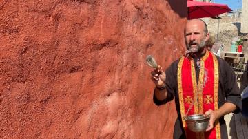 Fr Nicholas Andruchow blesses a house in Mexico