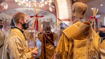 Metropolitan Tikhon presides at Divine Liturgy