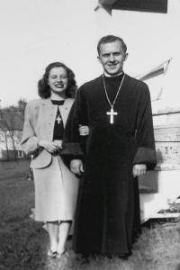 Fr Paul and Matushka Mary at their first parish assignment in Robins, OH in 1948
