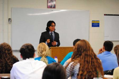 Dr Legaspi teaching students (PHOTO: CrossRoadInstitute.org)
